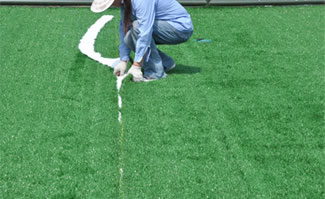 人造草坪鋪裝流程7:鑲白線條