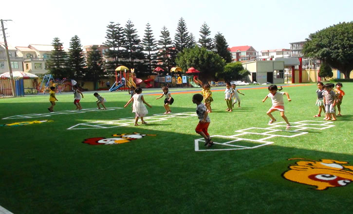 幼兒園人工草皮多少錢一平方米？