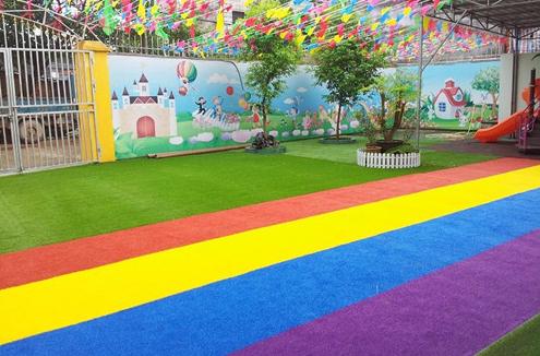 揚(yáng)州市暢優(yōu)幼兒園人造草坪價格圖